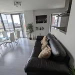 Glasgow City Centre Waterfront Apartment